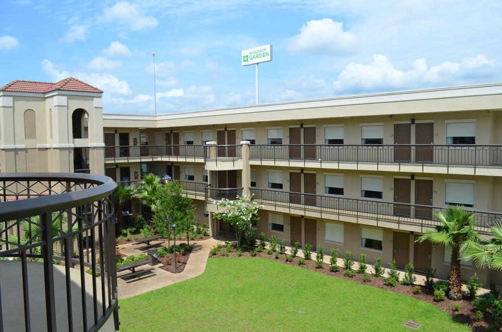 Comfort Suites Baton Rouge South I-10 Inniswold Exterior foto